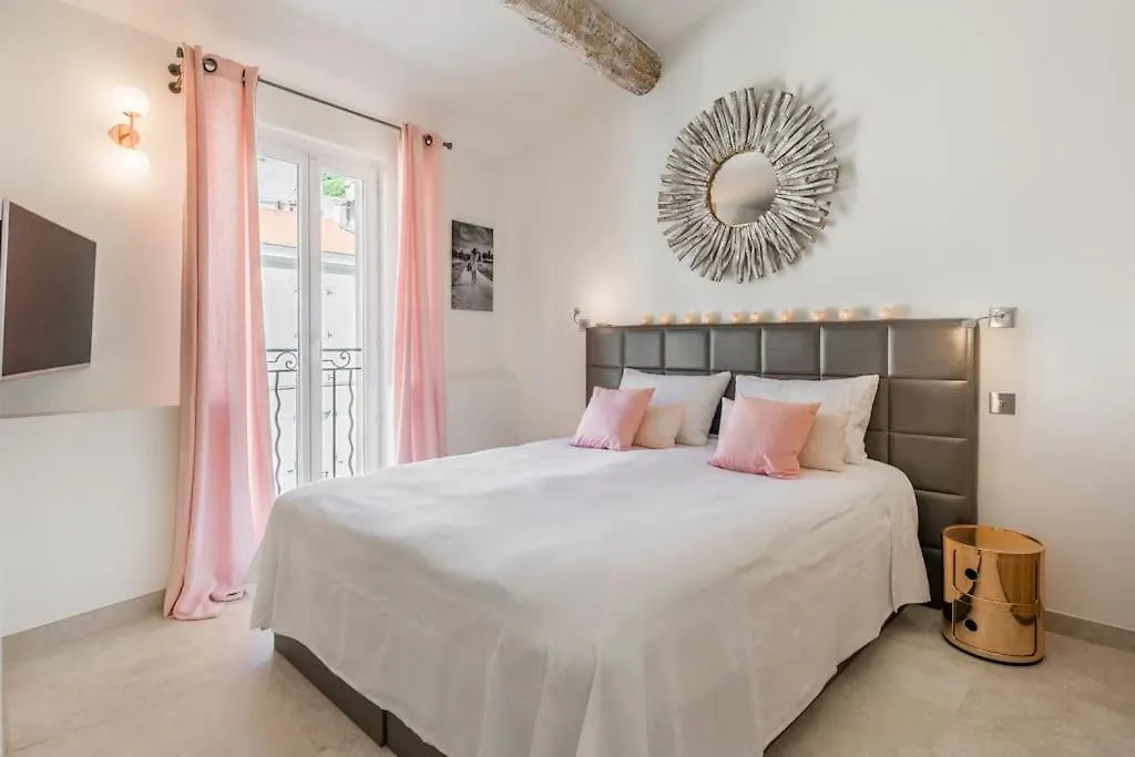 Facing D Port Of Cannes Duplex With A View 0*,  Francia