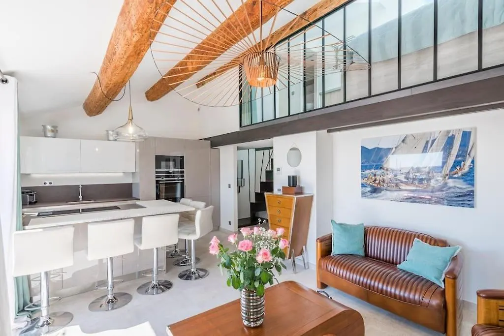 Facing Old Port Of Cannes Duplex Wow This View フランス
